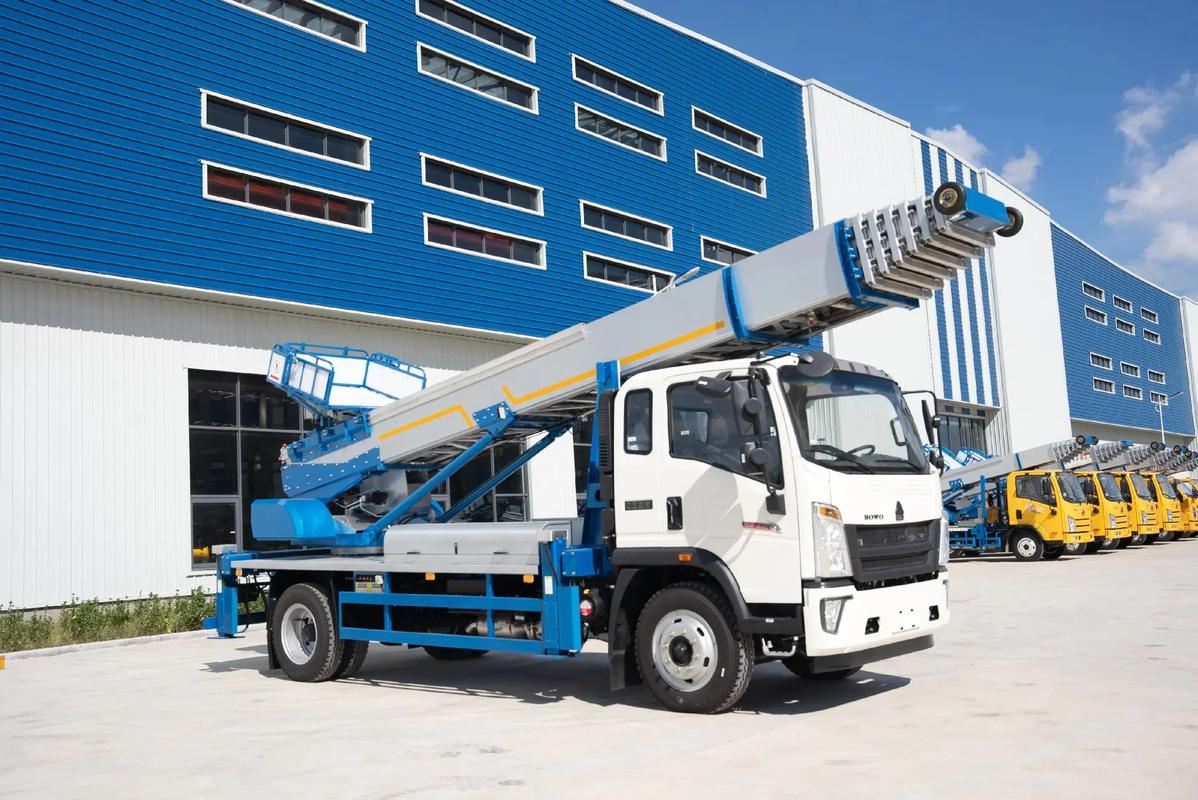 天河出租云梯车高空作业车 建筑垃圾搬运